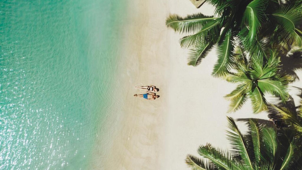 Mauritius-Paradise-Cove-Hotel-koppel-strand