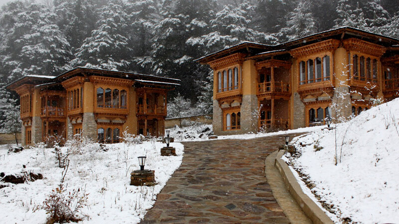 Bhutan-Paro-Hotel-Naksel Resort-Buitenkant-Sneeuw