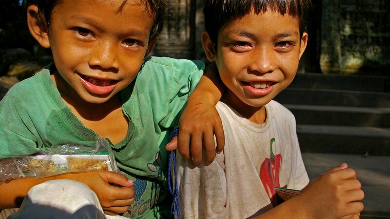Cambodja-algemeen-lachende kindjes