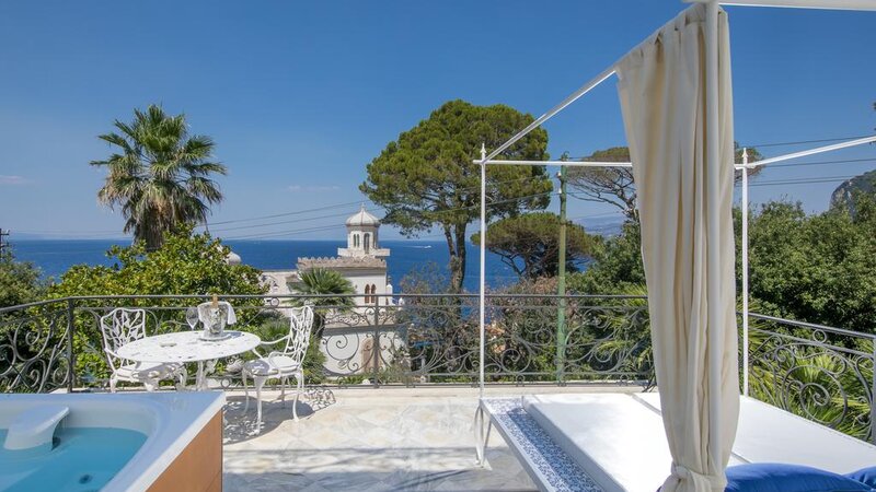 CAPRI LUXURY VILLA DAKTERRAS