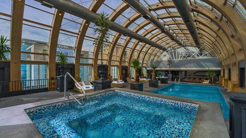 Chili-Santiago-Hotels-Ritz-Carlton-Santiago-zwembad-1