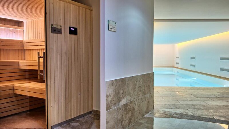 Corsica-Bastia-Hotels-Hôtel-des-Gouverneurs-sauna-zwembad