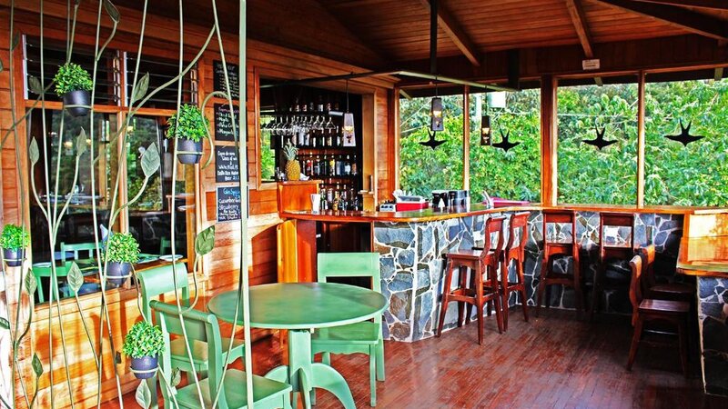 Costa-Rica-Monteverde-Cloud-Forest-Lodge-bar