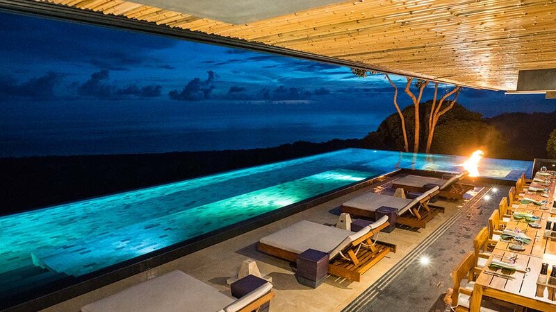 Costa-Rica-Uvita-Hotel-Kura-Design-Villas-zwembad-restaurant