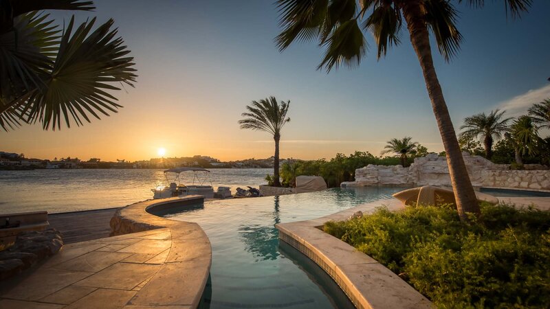 Curacao-Hotel-Baoase-isla-kiniw-zwembad