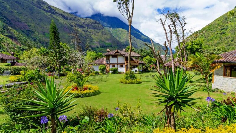 Ecuador-Banos-Hotels-Samari-Spa-Resort-tuin-2