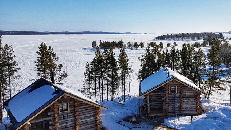 Finland-Lapland-Ivalo-wilderness-hotel-Inari-log-cabin-luchtfoto