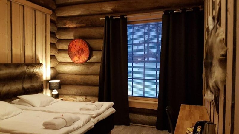 Finland-Lapland-Ivalo-Wilderness-Hotel-Nangu-wilderness-room-slaapkamer