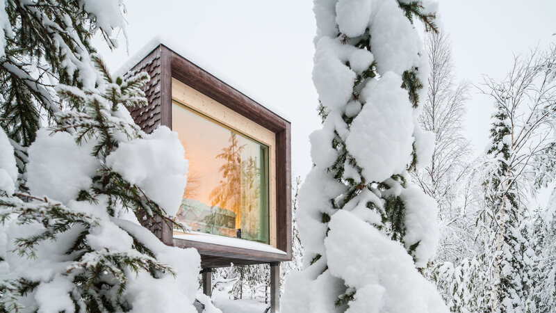 Finland-Lapland-Rovaniemi-Arctic-Treehouse-buitenaanzicht-treehousesuite