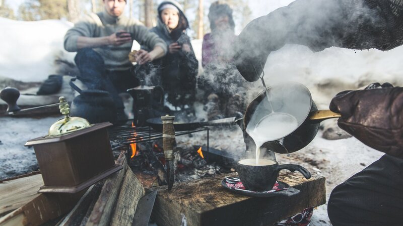 Finland-Zweden-Lapland-Levi-outdoor-lunch