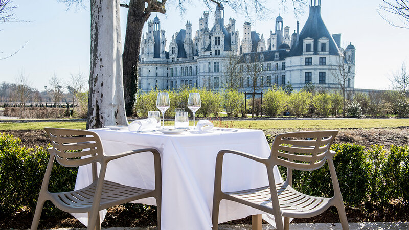 Frankrijk-Loire-hotel-Relais de Chambord-restaurant terras