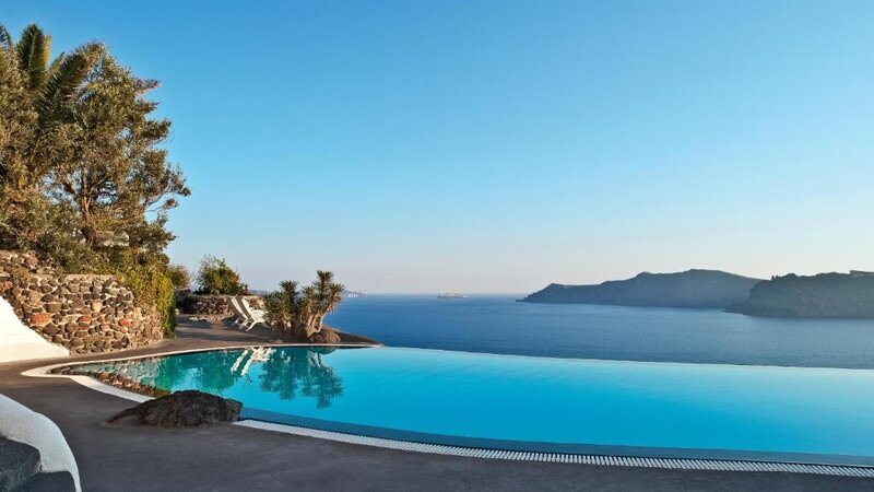 Griekenland-Cycladen-hotel-perivolas-pool2