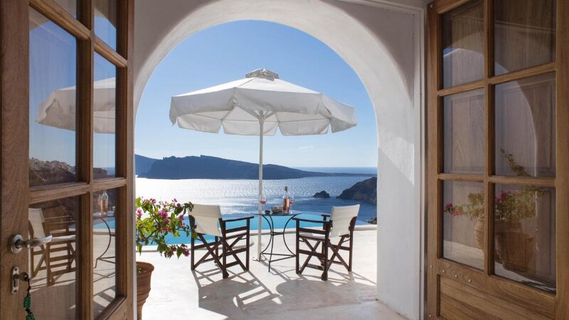 Griekenland-Cycladen-hotel-perivolas-view2