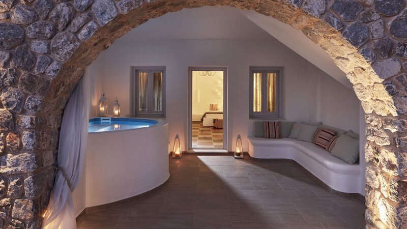 Griekenland-Cycladen-Santorini-Orabel suites-superior-suite