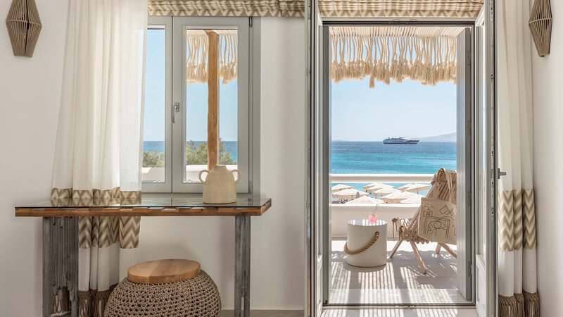 Griekenland-Cycladen-Virtù-Suites-Panorama-Seaview-Suite-terras