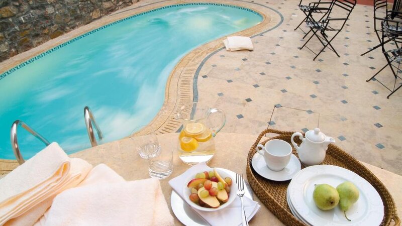 Griekenland-Nafplio-Hotel-Ippoliti-ontbijt-zwembad