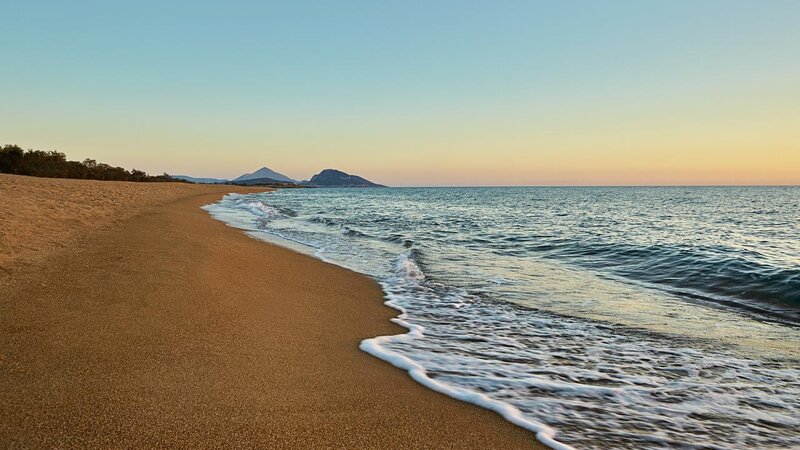 Griekenland-Peloponnesos-Costa-Navarino-Westin-strand