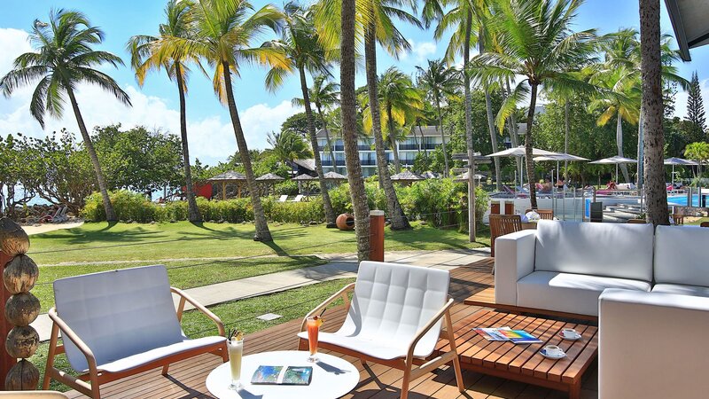 Guadeloupe-La-Créole-Beach-Hotel-tropische-tuin-zetels