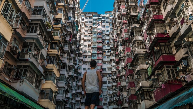 HongKong-oude-appartementen-met-toerist