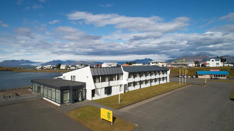 IJsland-Hotel-Edda-Höfn-hotelgebouw-2