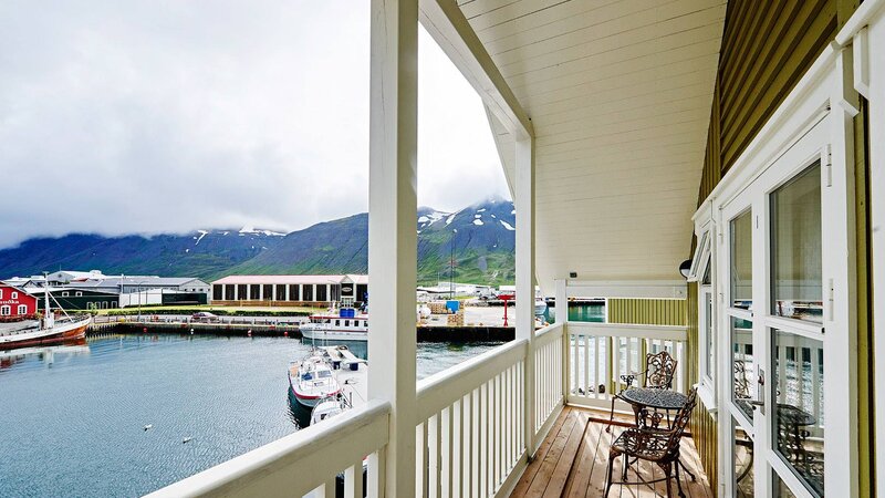 IJsland-Noorden-Siglo-hotel-uitzicht-balkon