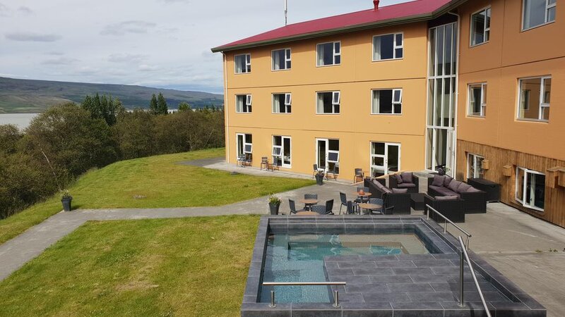IJsland-Oostkust-Hallormsstadur-Hotel-zwembad