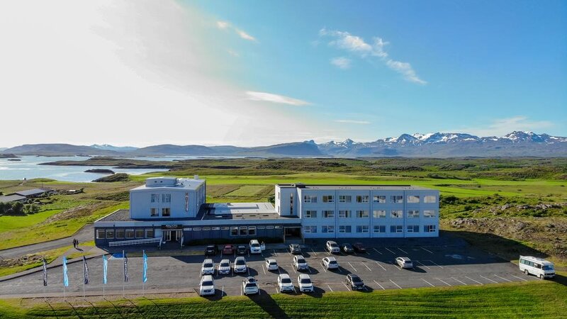 IJsland-Westkust-Fosshotel-Stykkisholmur-hotelgebouw