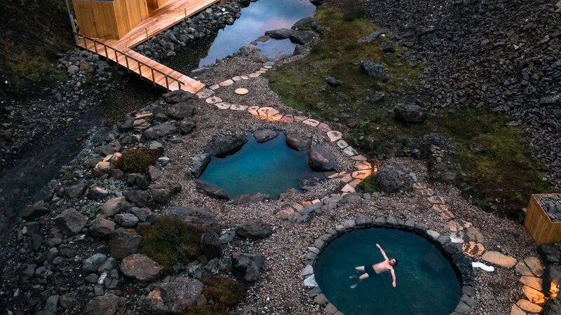 IJsland-Zuidkust-Excursie-Bezoek-aan-de-Giljaböð-Natural-Pools-4