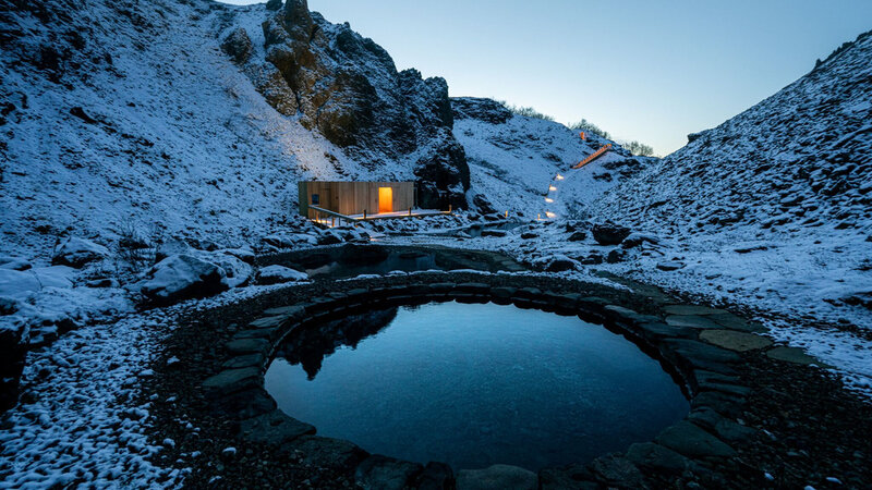 IJsland-Zuidkust-Excursie-Bezoek-aan-de-Giljaböð-Natural-Pools-5