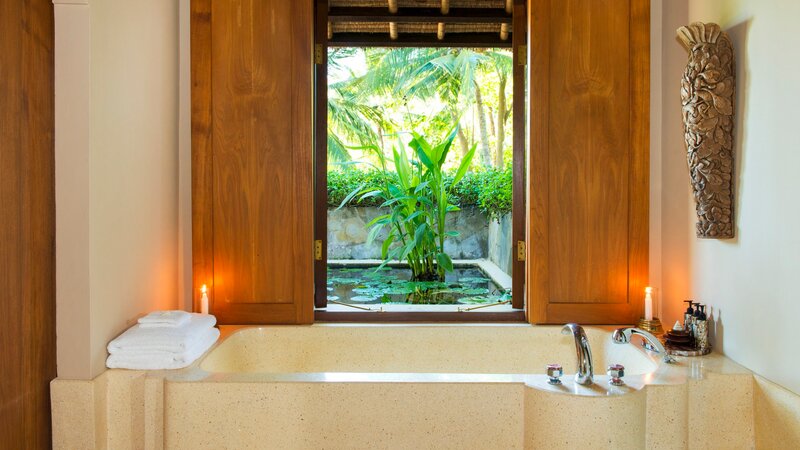 Indonesie-Candidasa-Amankila-suite-bathroom