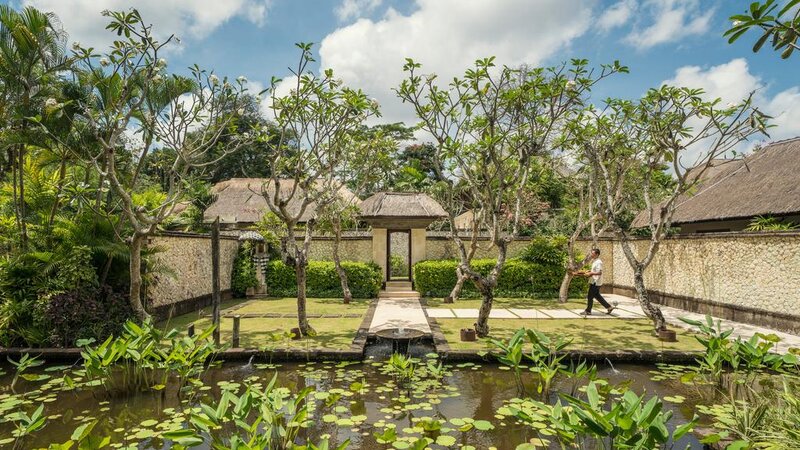 Indonesië-Jimbaran-Four-Seasons-Resort-garden