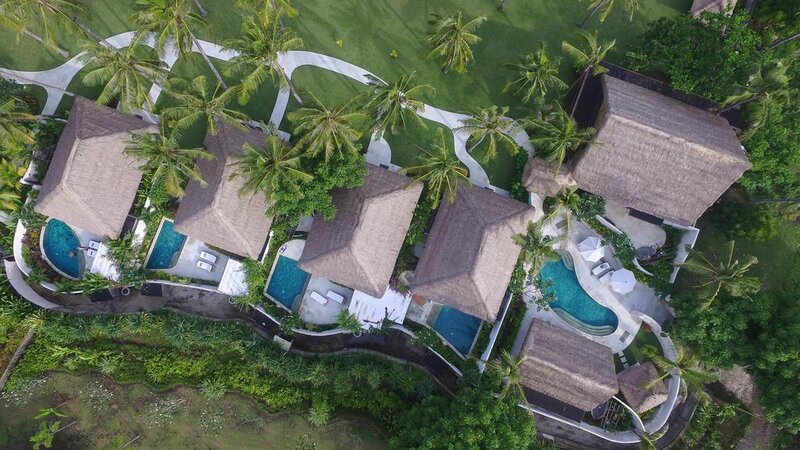 Indonesië-Lombok-Gili-Trawang-Pondok-Santi-Estate-pool-villas-luchtfoto