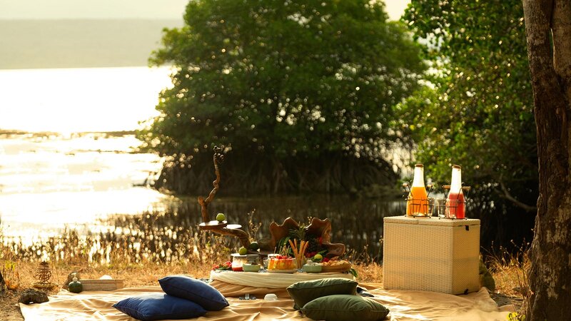 Indonesie-Menjangan-Plataran-Menjangan-Resort-picnic-set-up