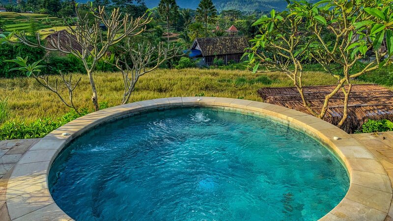 Indonesie-Sidemen-Samanvaya-Resort-jacuzzi