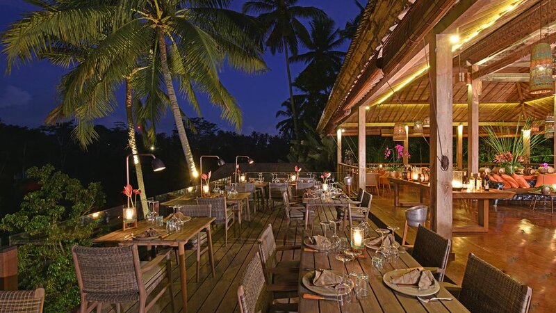 Indonesie-Ubud-Chapung-Sebali-restaurant-by-night