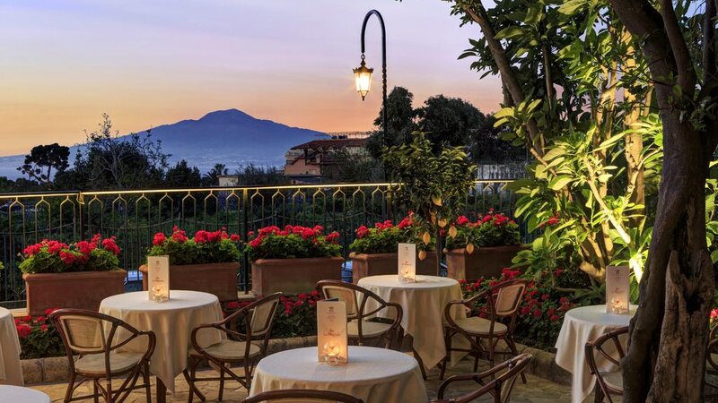 Italië-Amalfi-Sorrento-Grand-Hotel-de-la-ville-restaurant-avond