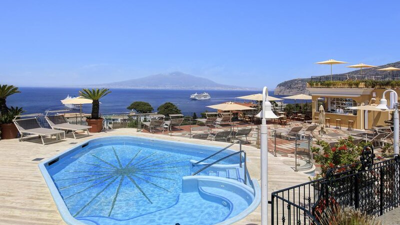 Italië-Amalfi-Sorrento-Grand-Hotel-de-la-ville-zwembad