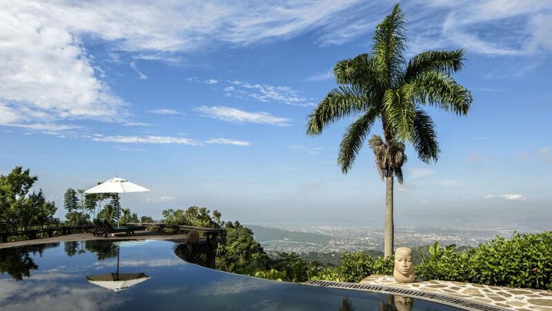 Jamaica-Blue Mountains-Strawberry Hill-infinity pool