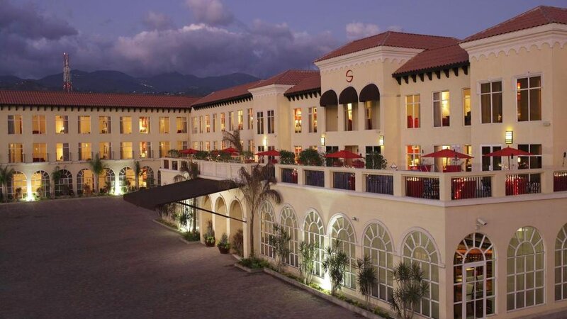 Jamaica-Kingston-Spanish Court Hotel-gebouw