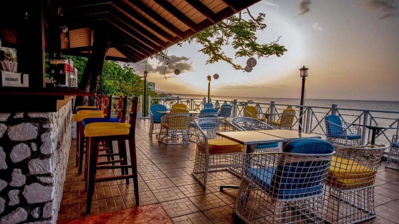 Jamaica-Ocho Rios-Hibiscus Lodge-restaurant