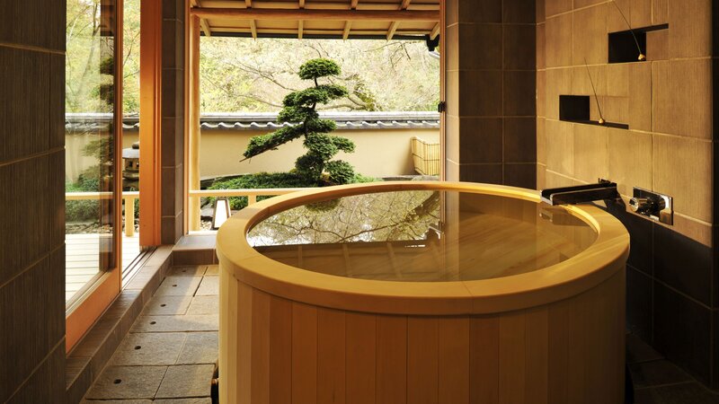 Japan-Hakone-Hotels-Gora-Kadan-bad-3