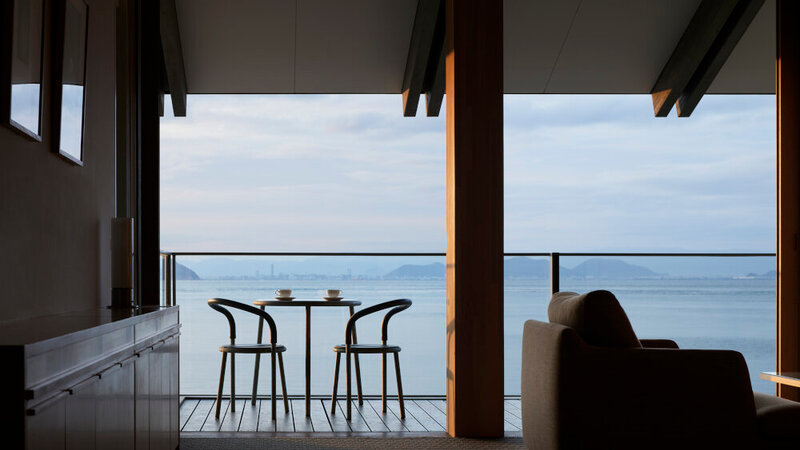 Japan-Naoshima-Island-Art-Hotels-Benesse-House-beah-suite-view