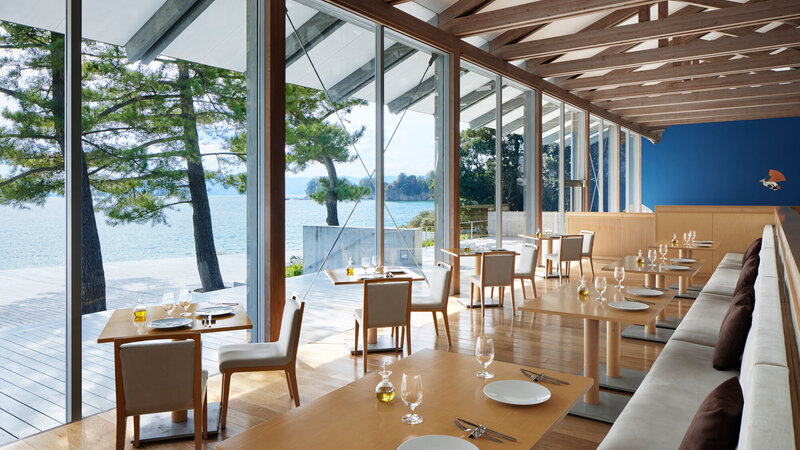 Japan-Naoshima-Island-Art-Hotels-Benesse-House-restaurant