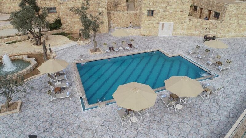jordanië - Petra - Old Village - pool