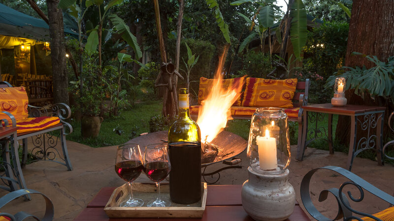 Kenia-Nairobia-Anga Afrika Luxury Tented Camp-aperitief boma