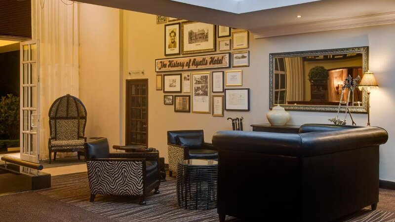 Malawi-Blantyre-Prontea Hotel Ryalls-lounge