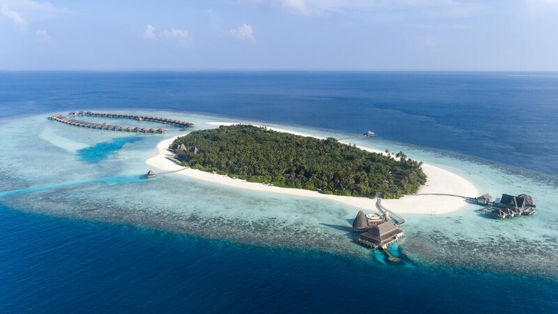 Malediven-Anantara-Kihavah-Villas-luchtfoto-eiland