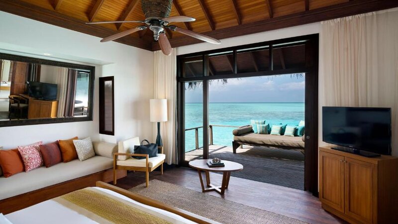 Malediven-Anantara-Veli-over-water-bungalow