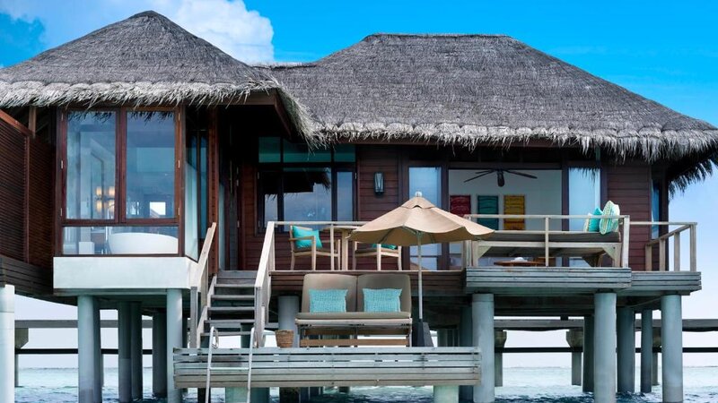 Malediven-Anantara-Veli-over-water-bungalow-buitenkant
