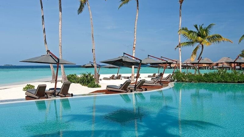 Malediven-Constance-Halaveli-zwembad